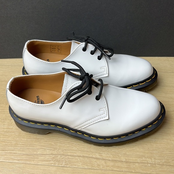 Dr Martens White Patent Leather Oxfords WOMENS SIZE 7 - Picture 4 of 10